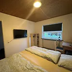 Charming Private In A By The Forest 公寓